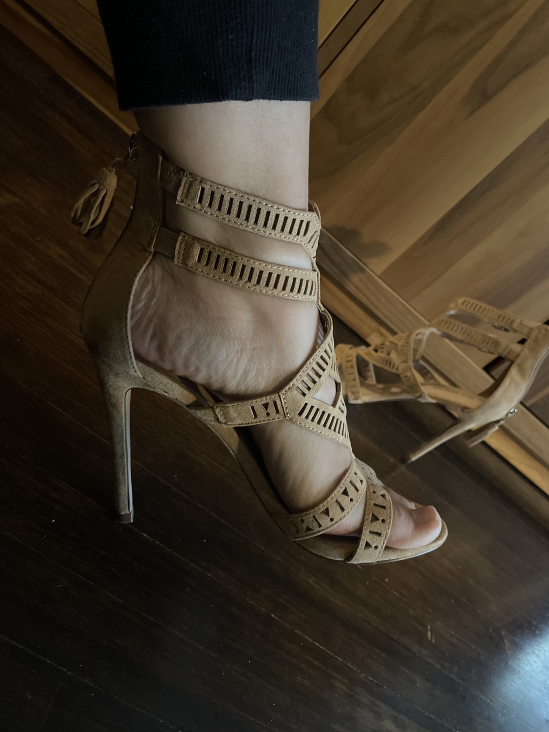 Tan Sandals image indicator(2)