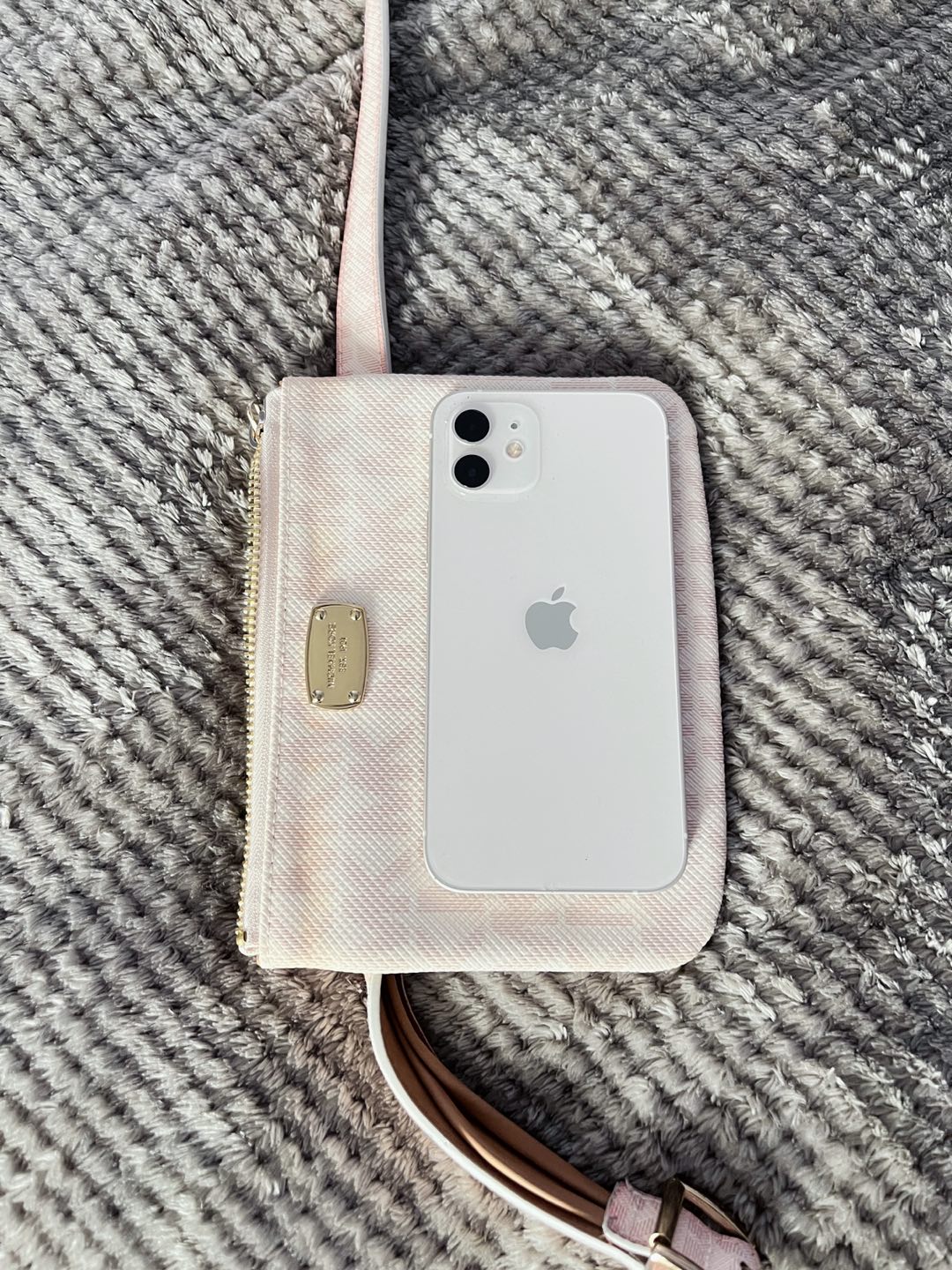 MK waist bag with monogram print image indicator(6)