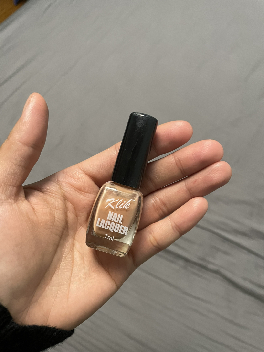 Free Nude nail polish thumbnail