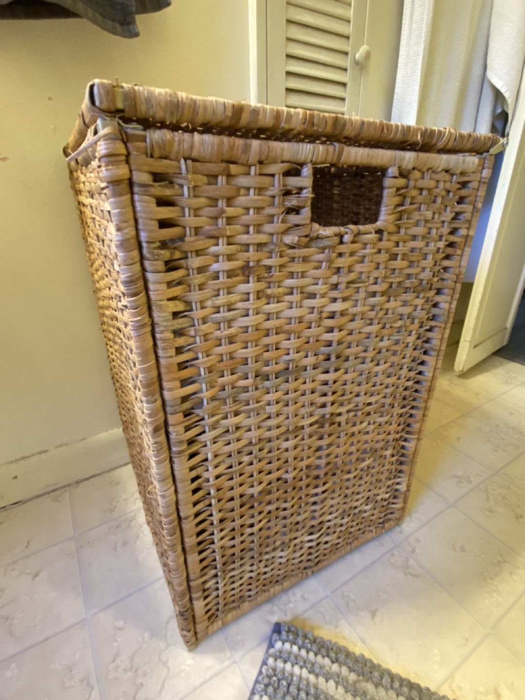 Laundry basket thumbnail
