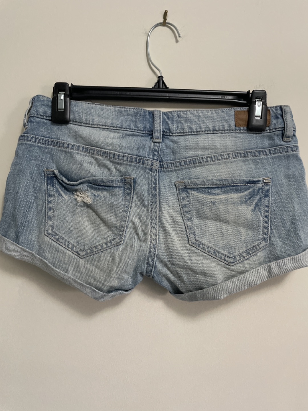 Shorts like new from garage size small - photo 3