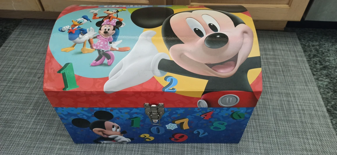 Mickey Mouse storage box like new