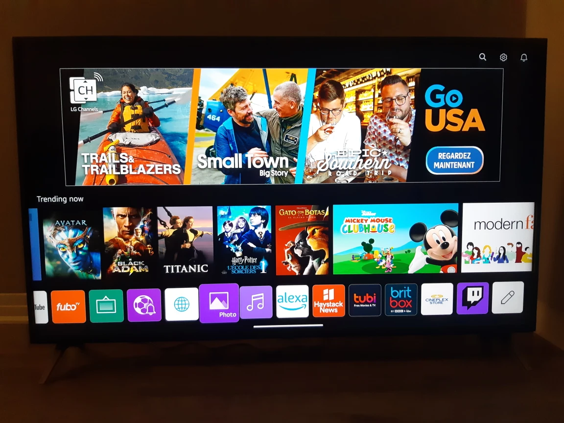 LG UN90 65" 4K Smart UHD TV almost brand new