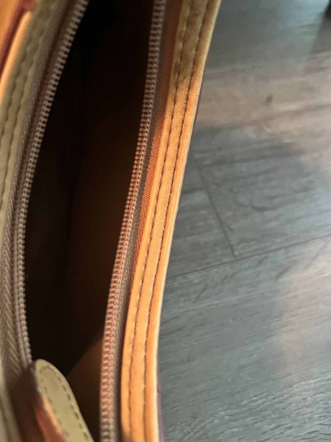 Beige Purse - Free - photo 4