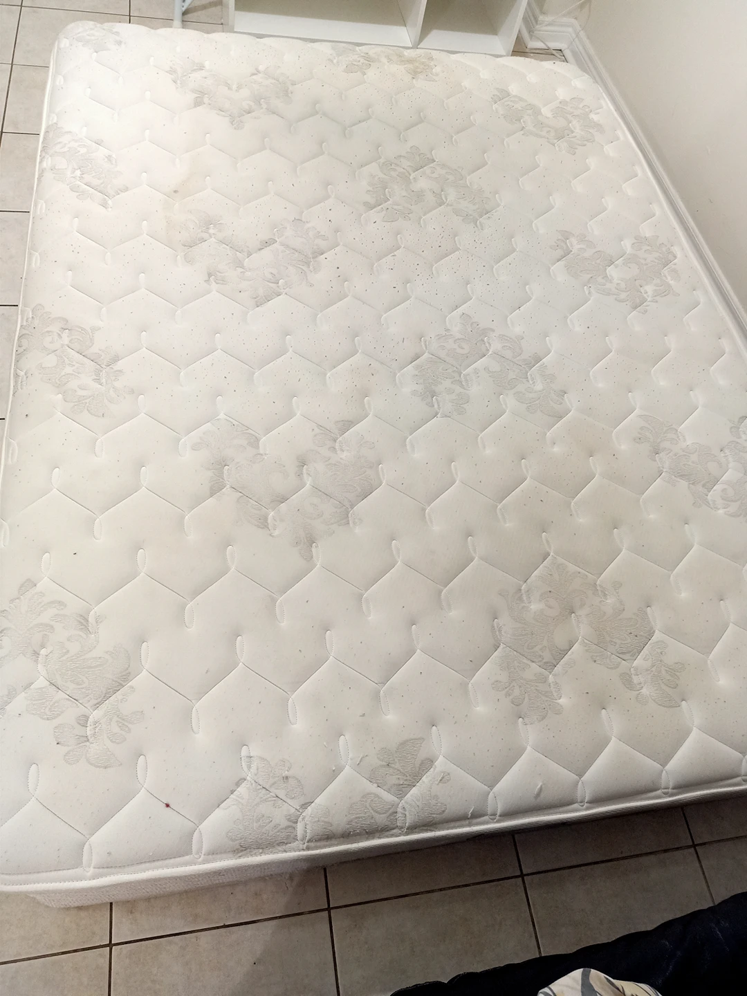 Queen matress 12"- moving sale - photo 3
