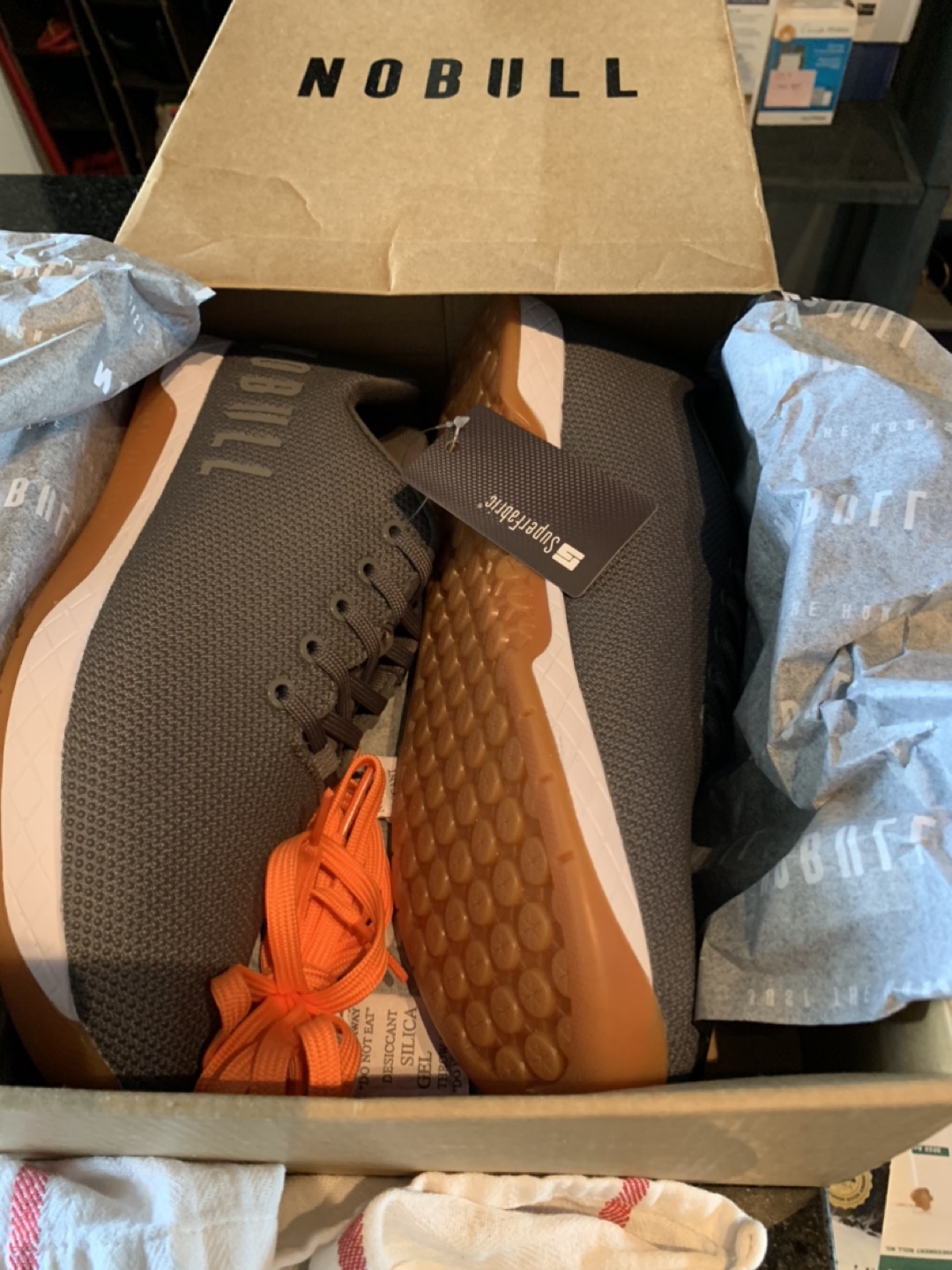 Brand new in box men’s runners size 11.5 - photo 2
