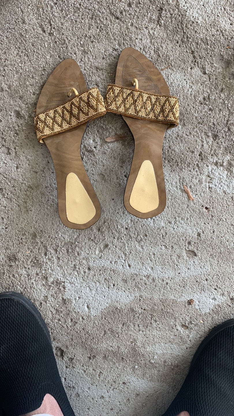 Size 8 sandal thumbnail