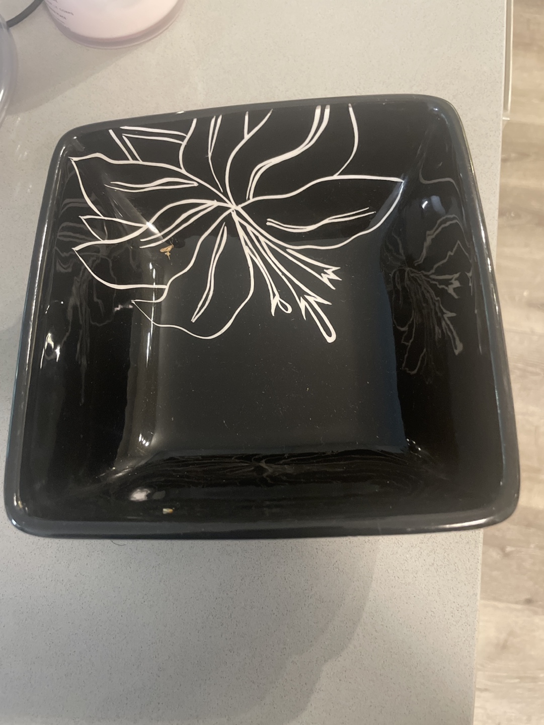 Plates and bowls - photo 2