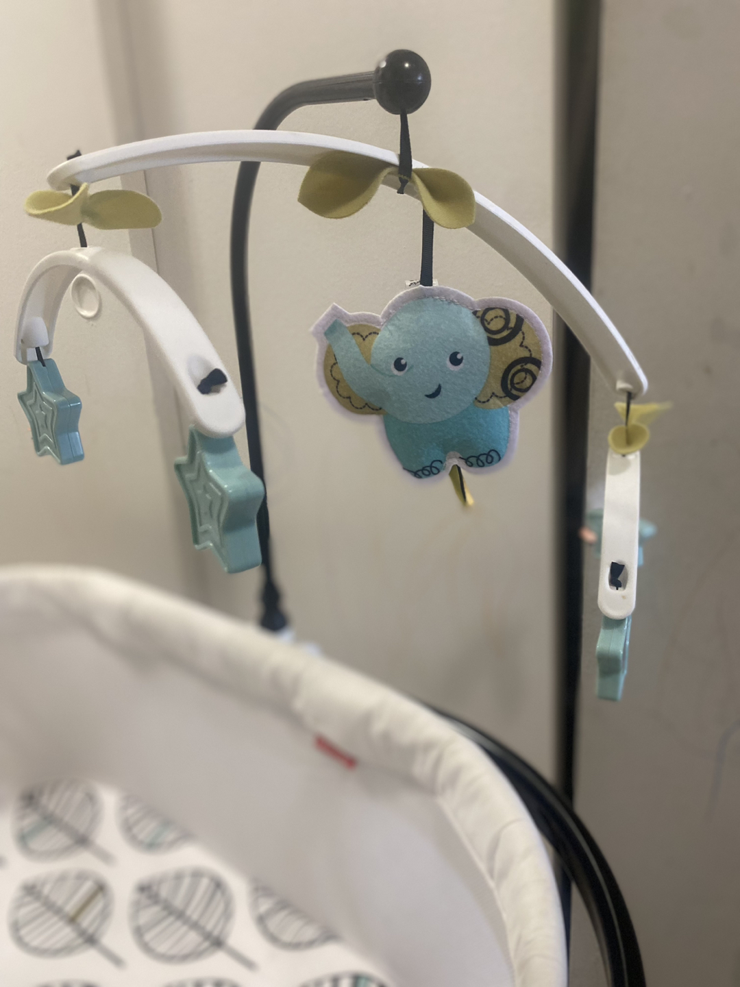 Fisher price bassinet - photo 2