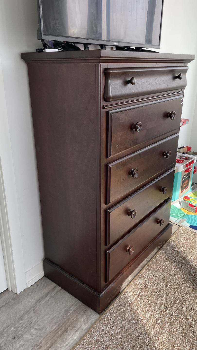 Dresser tall