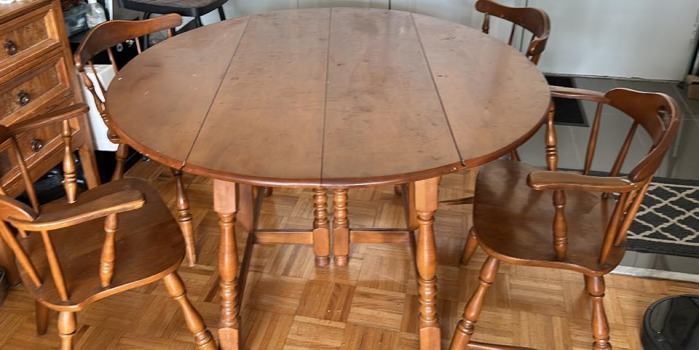 Table and chairs - photo 2