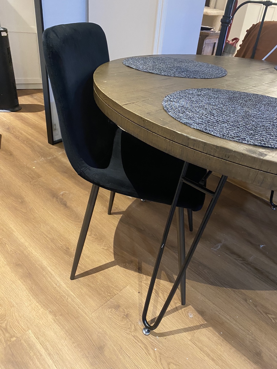 Round dining table - photo 5