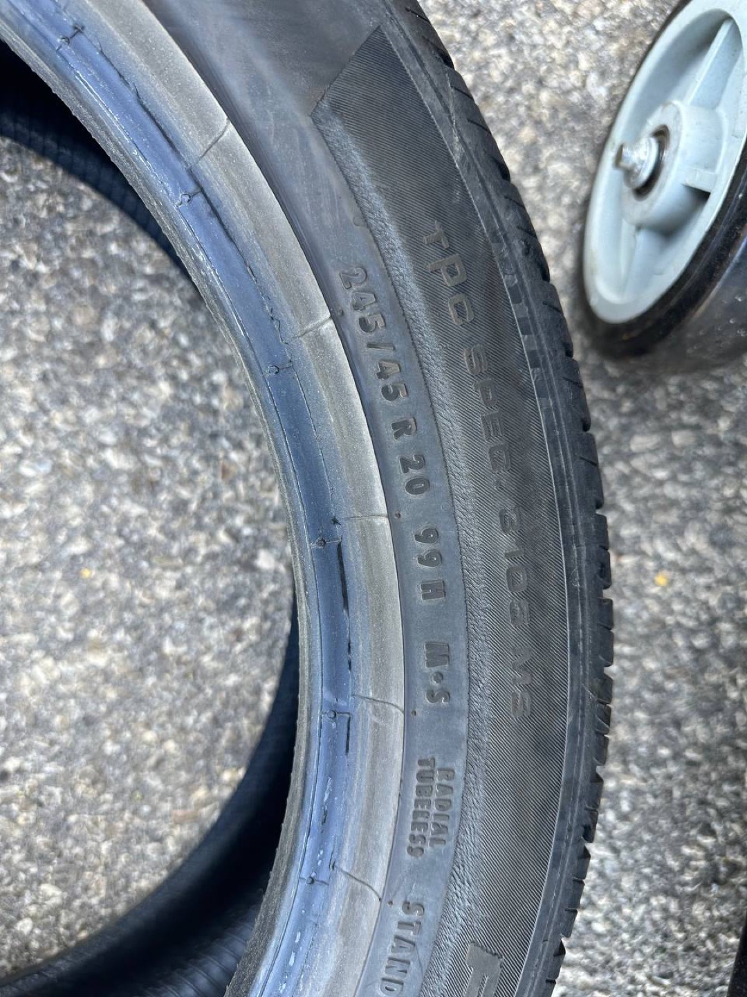 Continental All season Tires x 4 - 245/45 R20 99H - photo 5