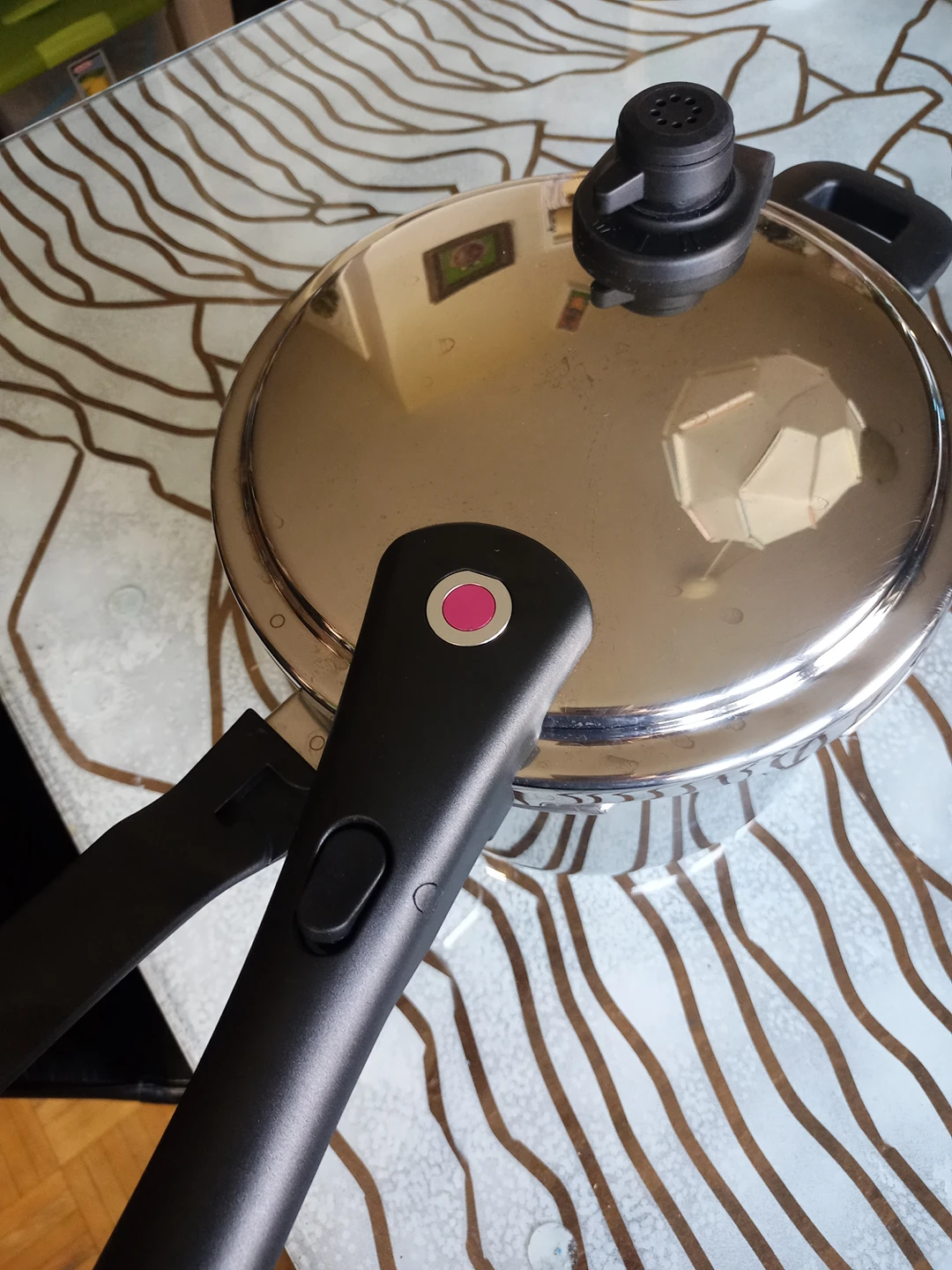 Pressure Cooker - photo 2