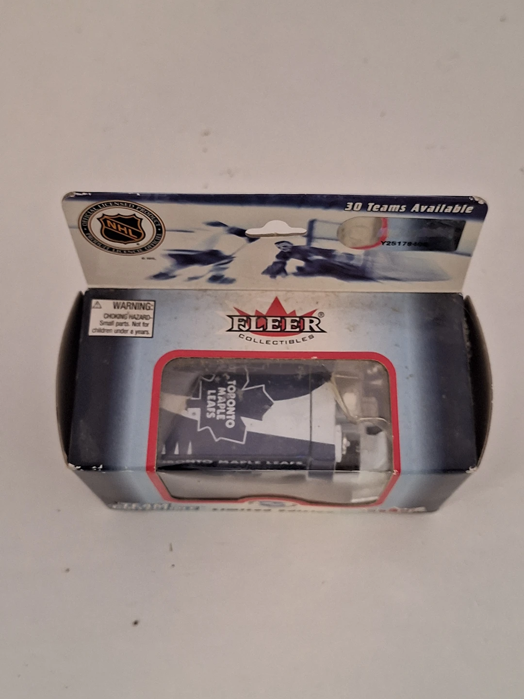 2004 Toronto Maple Leafs Fleer Die Cast Zamboni image indicator(2)
