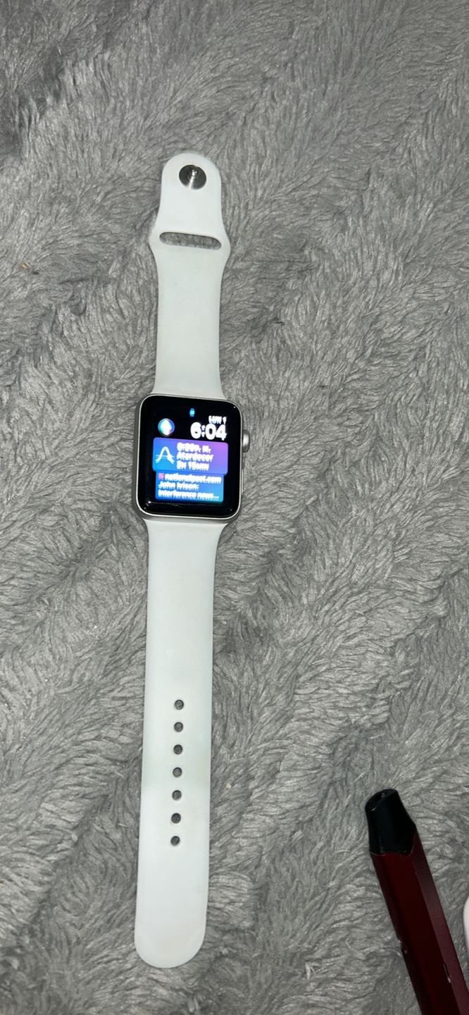 Apple Watch Series 3 thumbnail