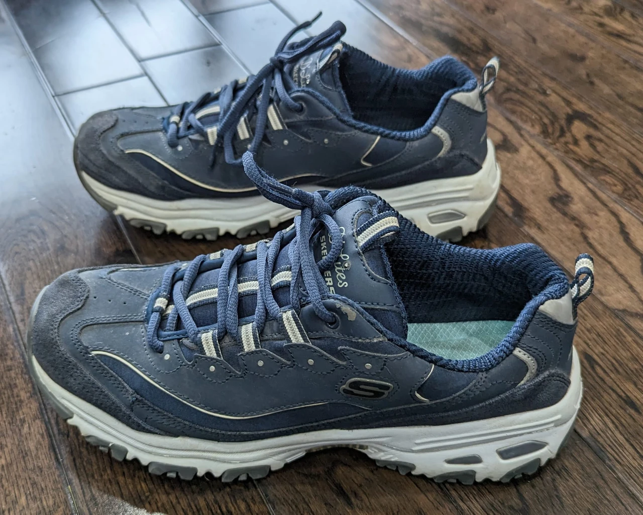 women's Skechers shoes