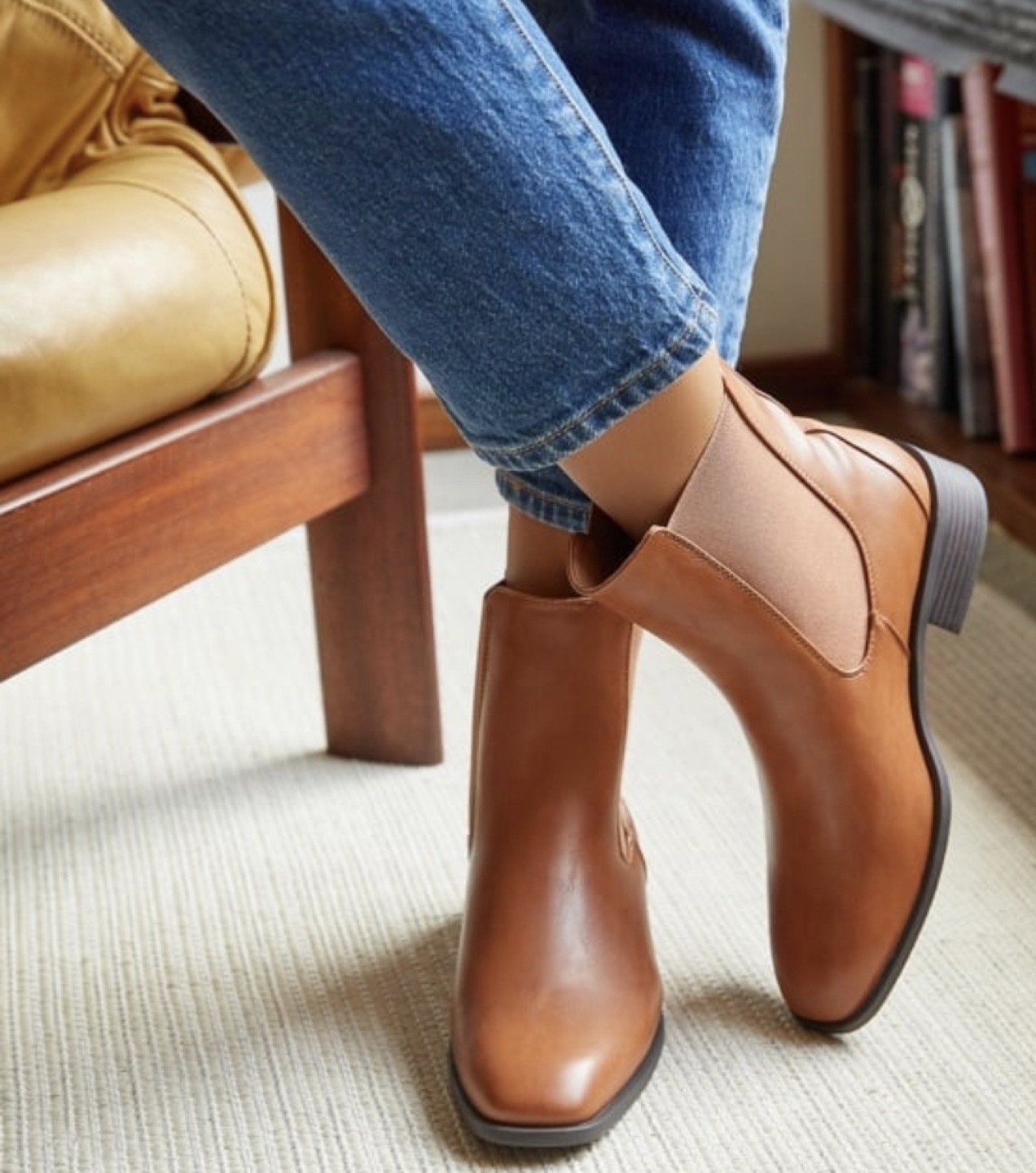 Chelsea boots 7.5 Wide thumbnail