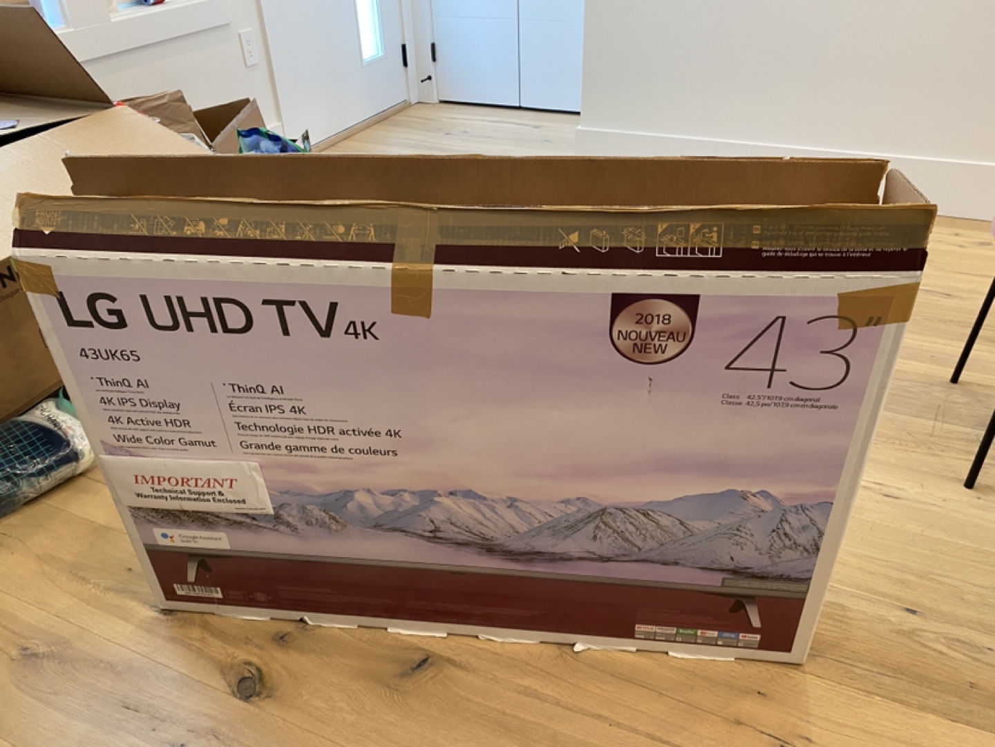 LG UHD TV 43inch - photo 2