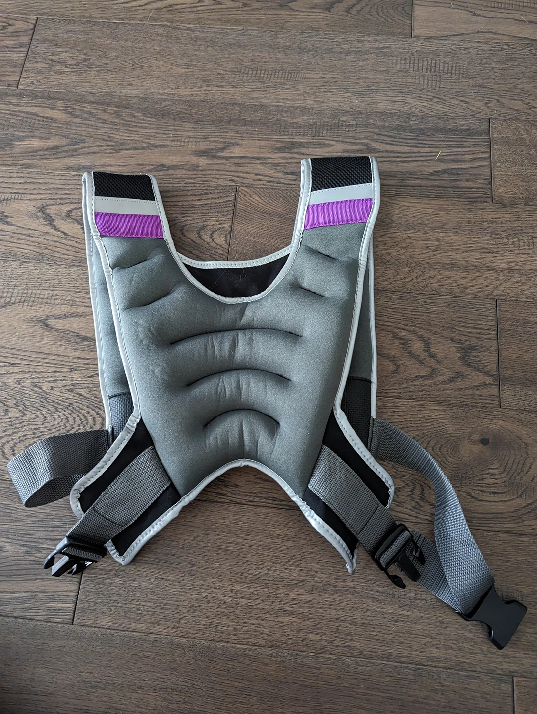 Everlast Weighted Vest W/Reflective Grey image indicator(3)