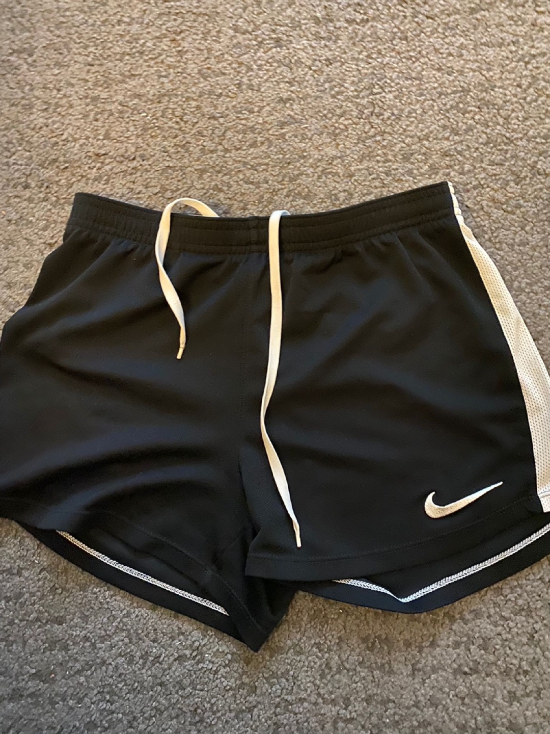 Nike shorts thumbnail