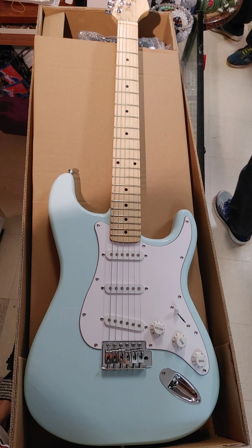 electric guitar with amplifier,string,pick,bag, strap $150/set
