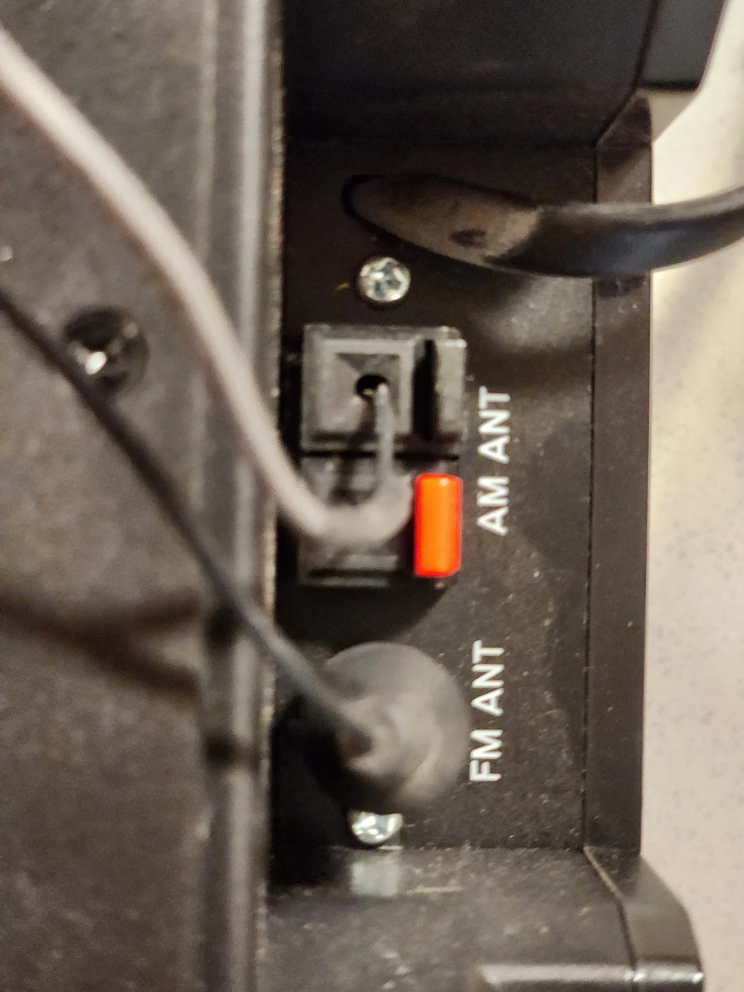 I live am/fm ipod radio $50 image indicator(6)