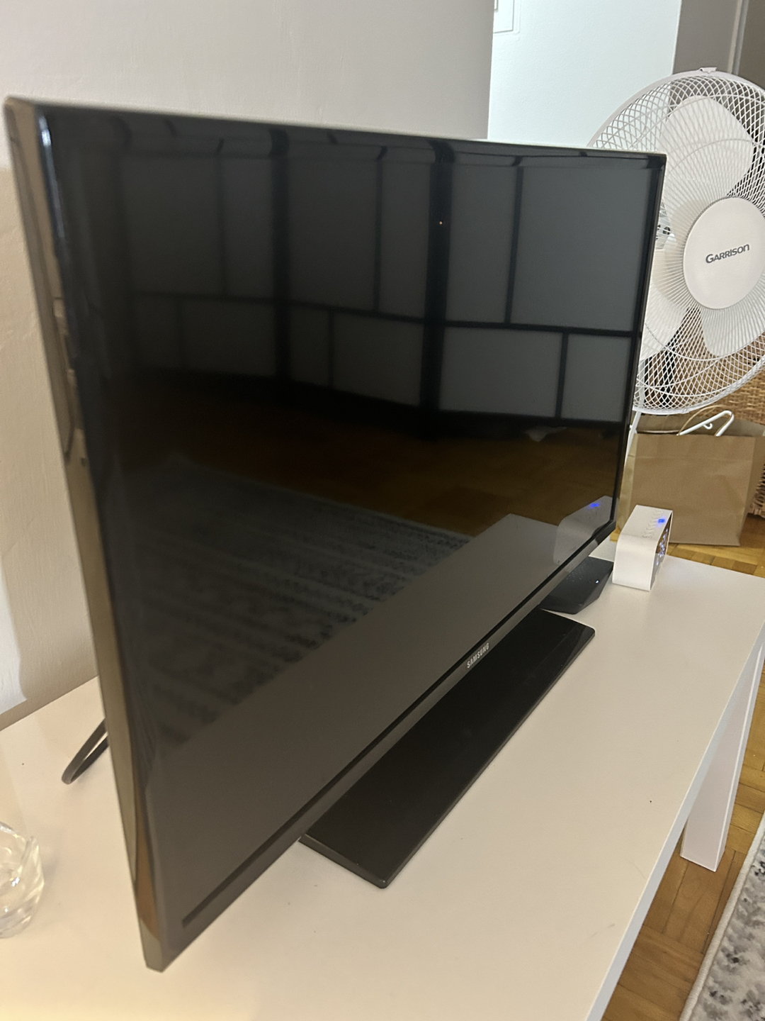 32 inches samsung tv (fully working) thumbnail