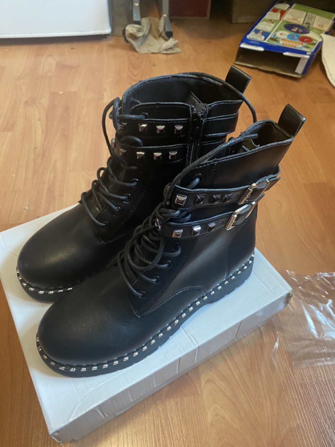 Black boots - photo 3