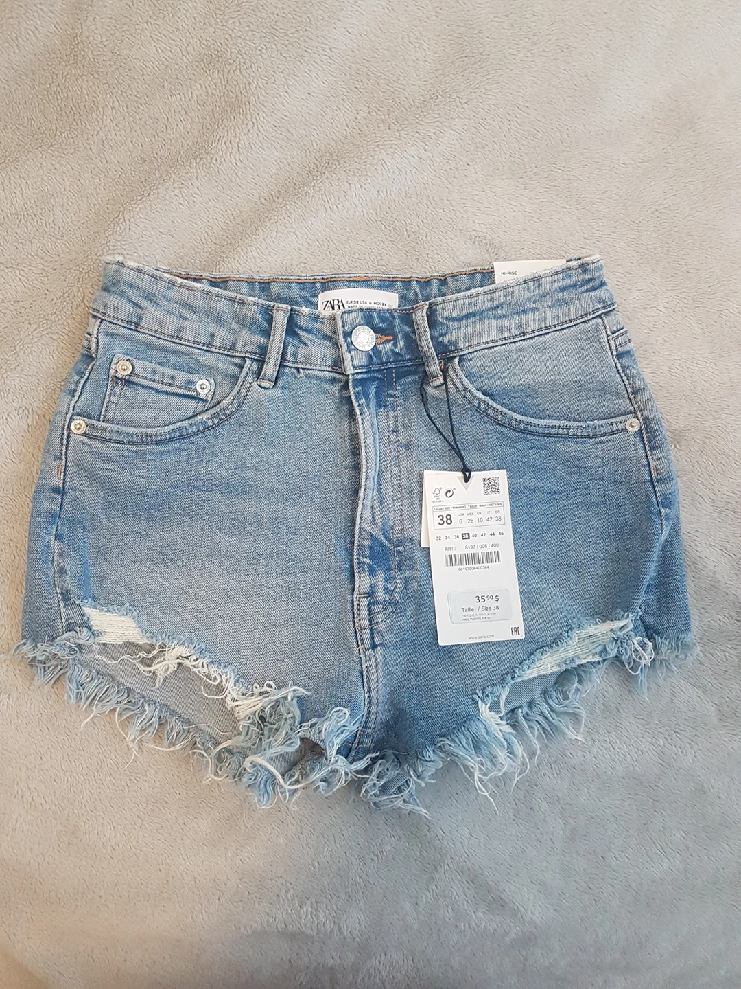 Zara denim shorts thumbnail