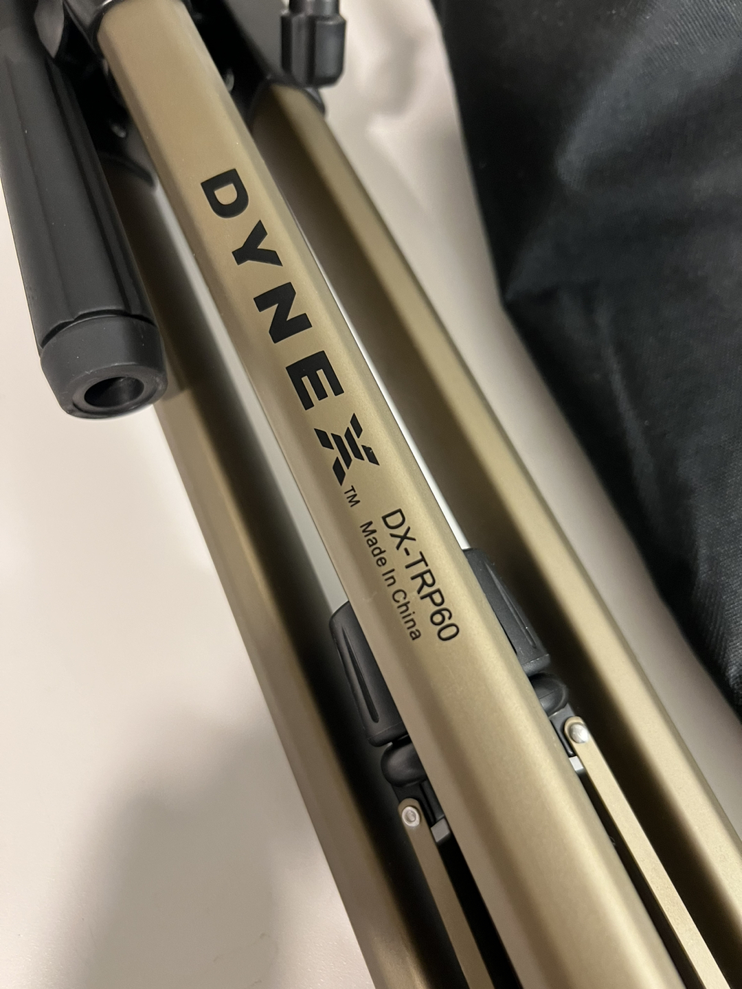 Dynex DSLR Camera Tripod - photo 3