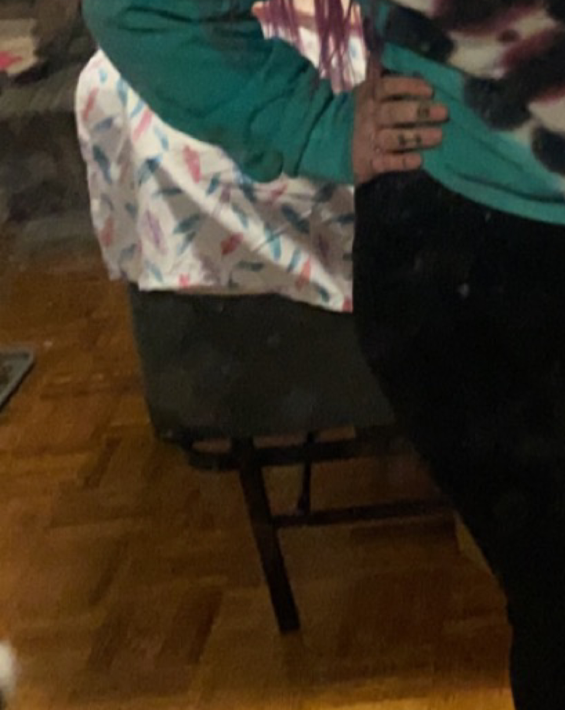 Queen size bed frame - photo 2