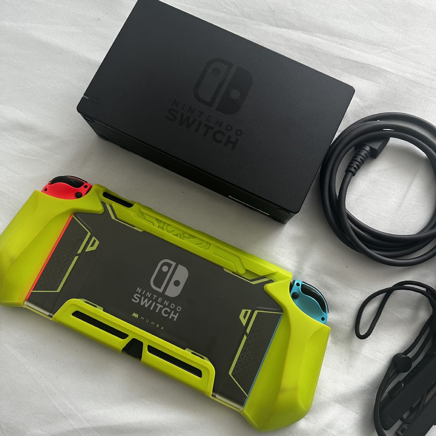 Nintendo Switch V2 slightly used/like new - photo 5