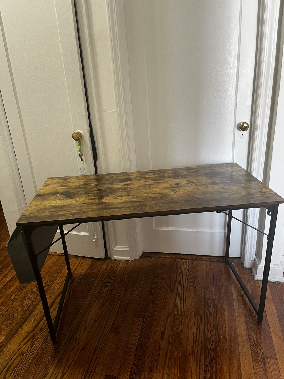 Computer desk