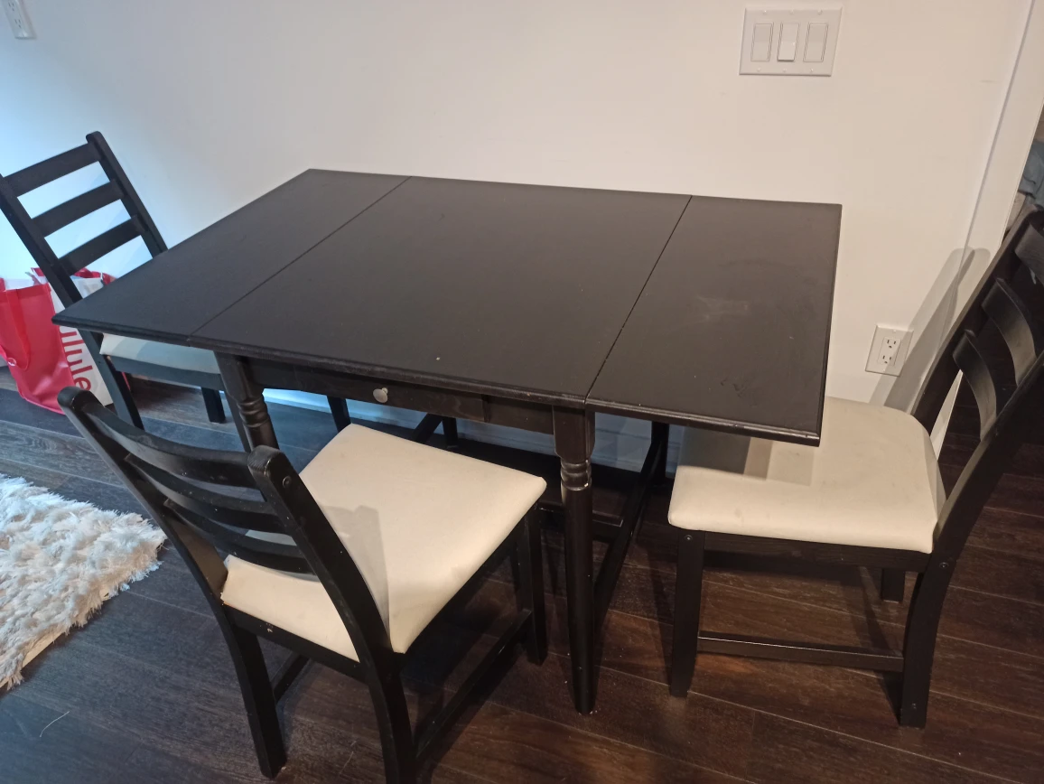 desk + 3 chairs thumbnail