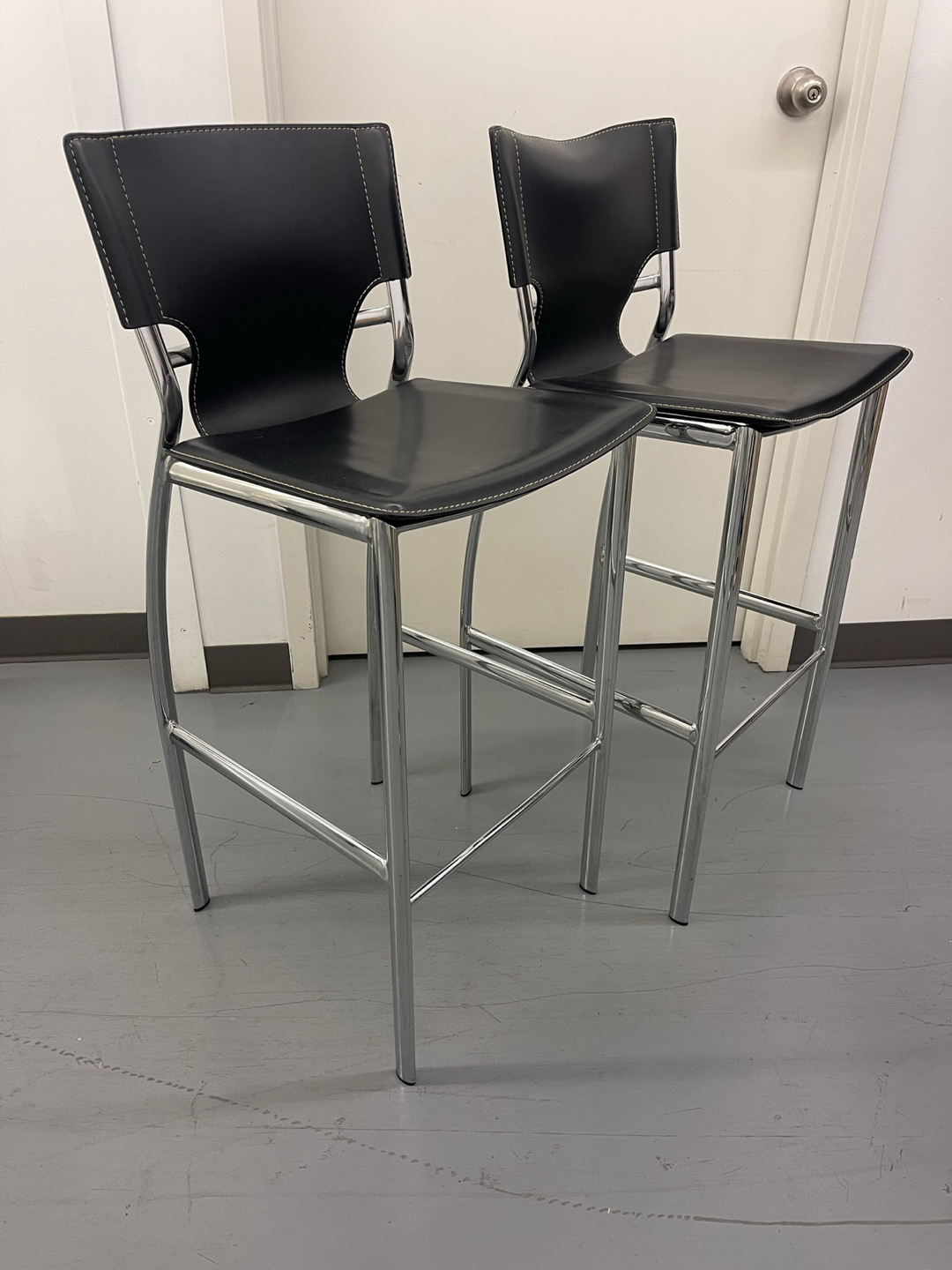 Black Leather Bar Stools thumbnail