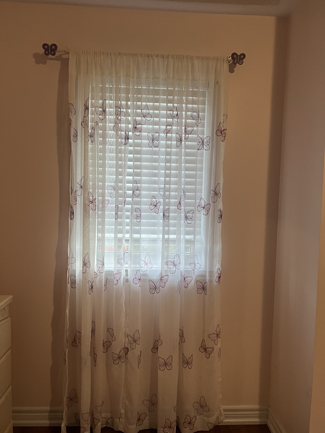 4 pc Curtain panels and 2 Rods suitable for girls room - photo 3
