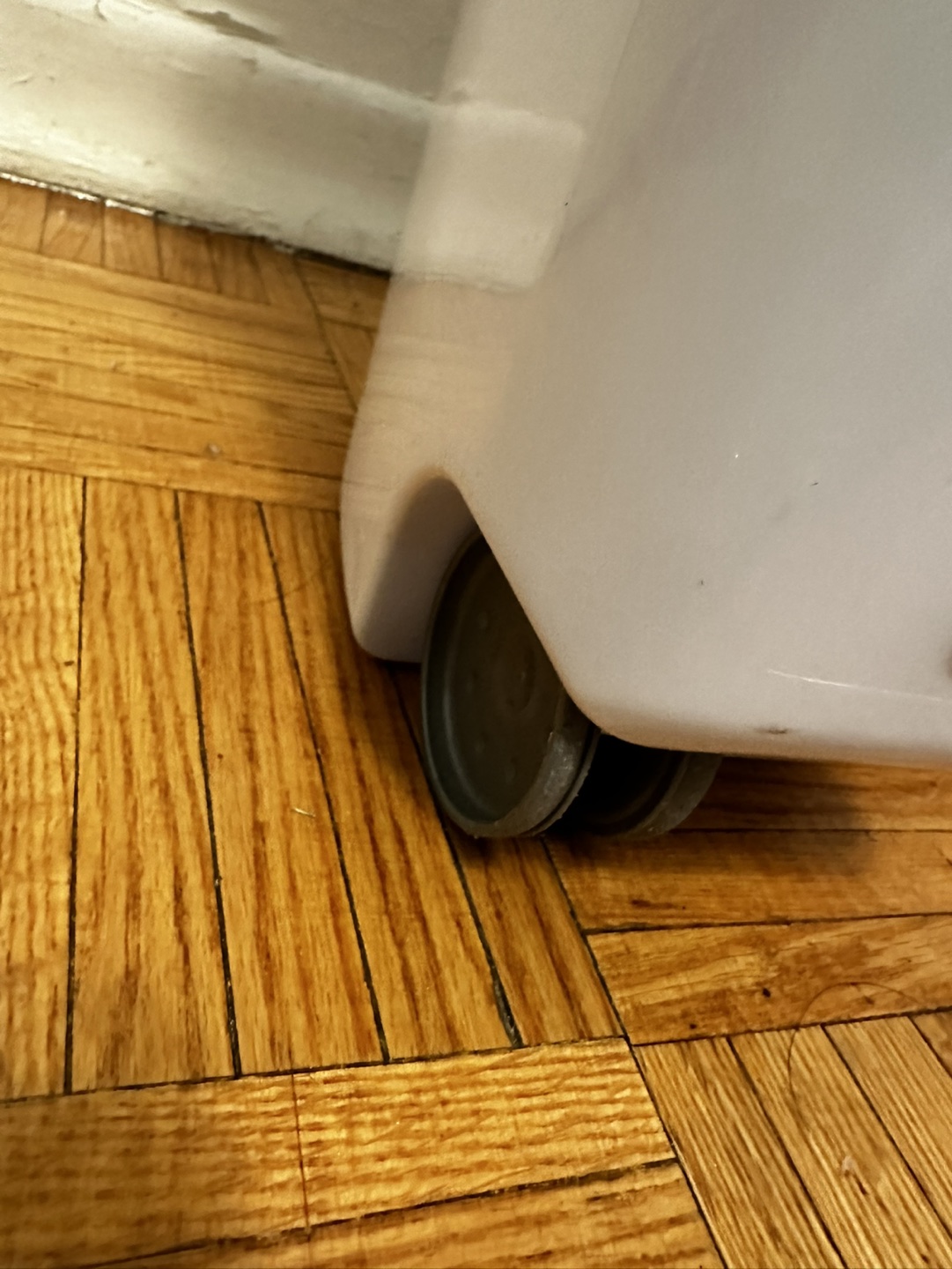 Laundry Basket with wheels - photo 5