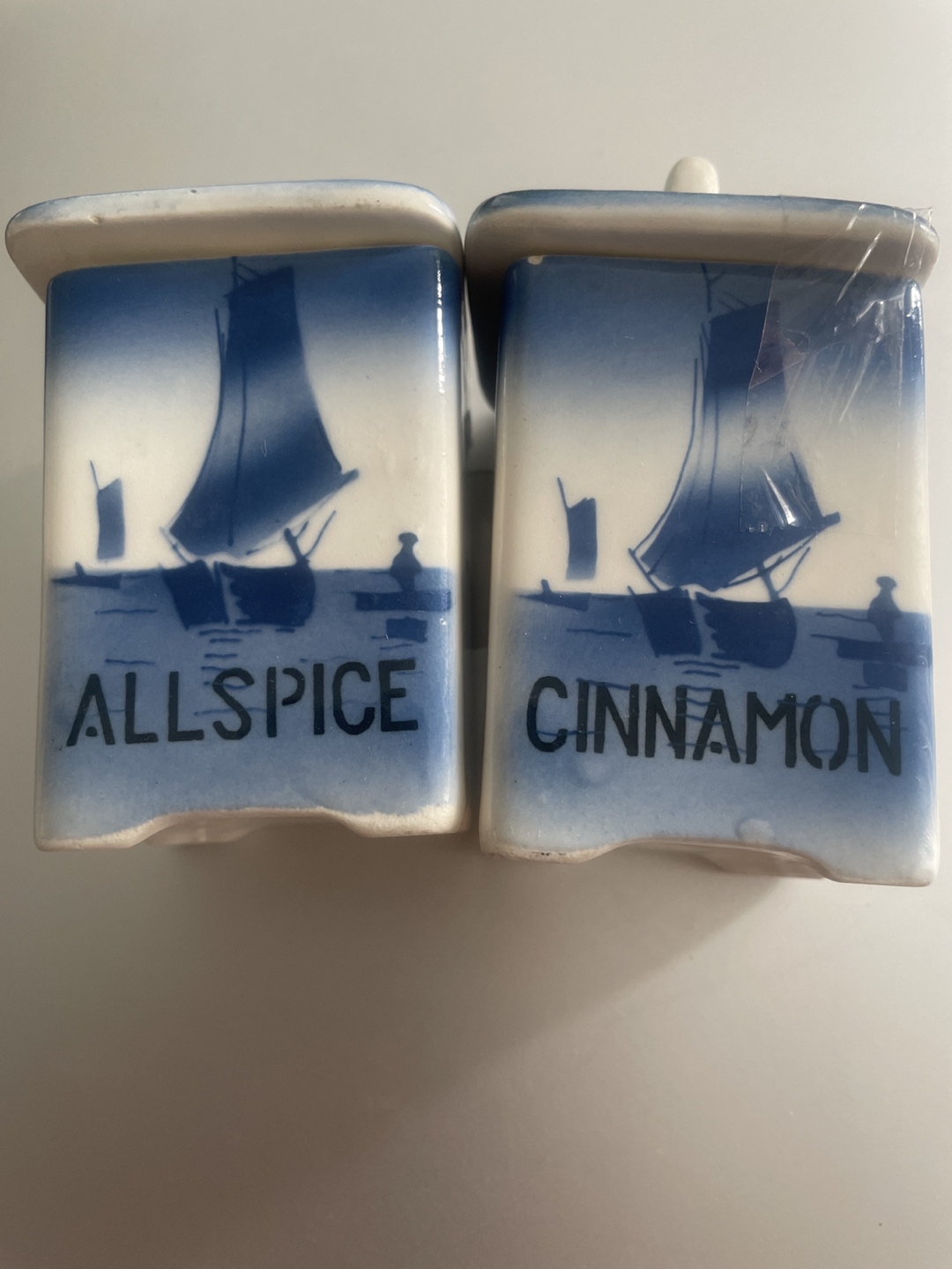 Ceramic spice jars (4) - photo 3