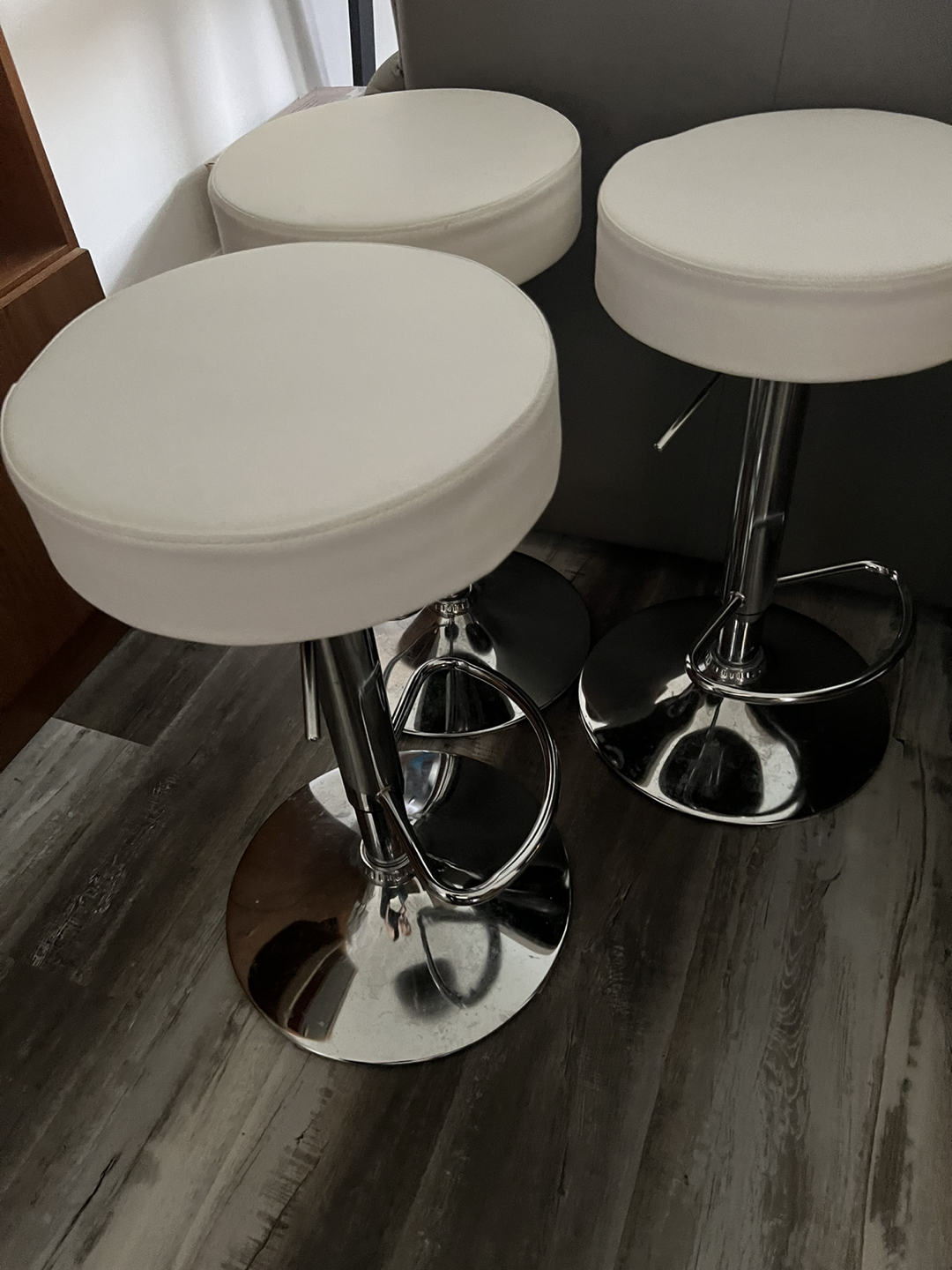 White stools thumbnail