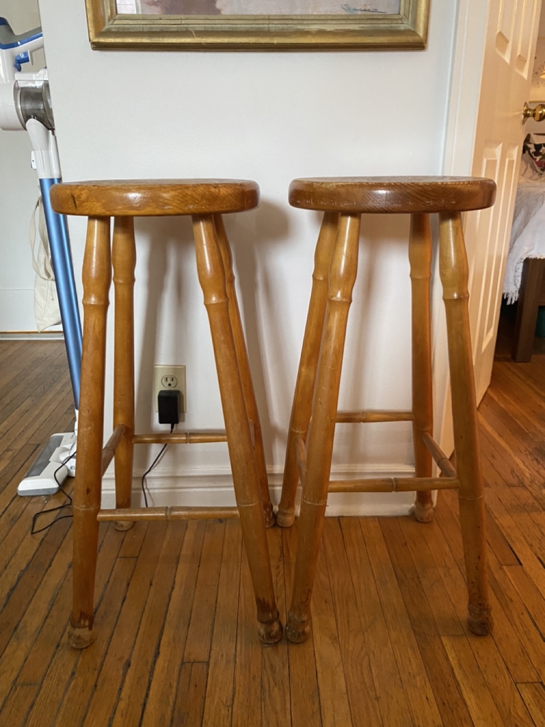 Wooden Stools - photo 2