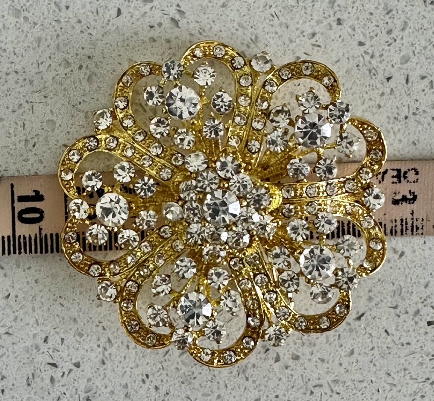 Rhinestones brooches image indicator(2)
