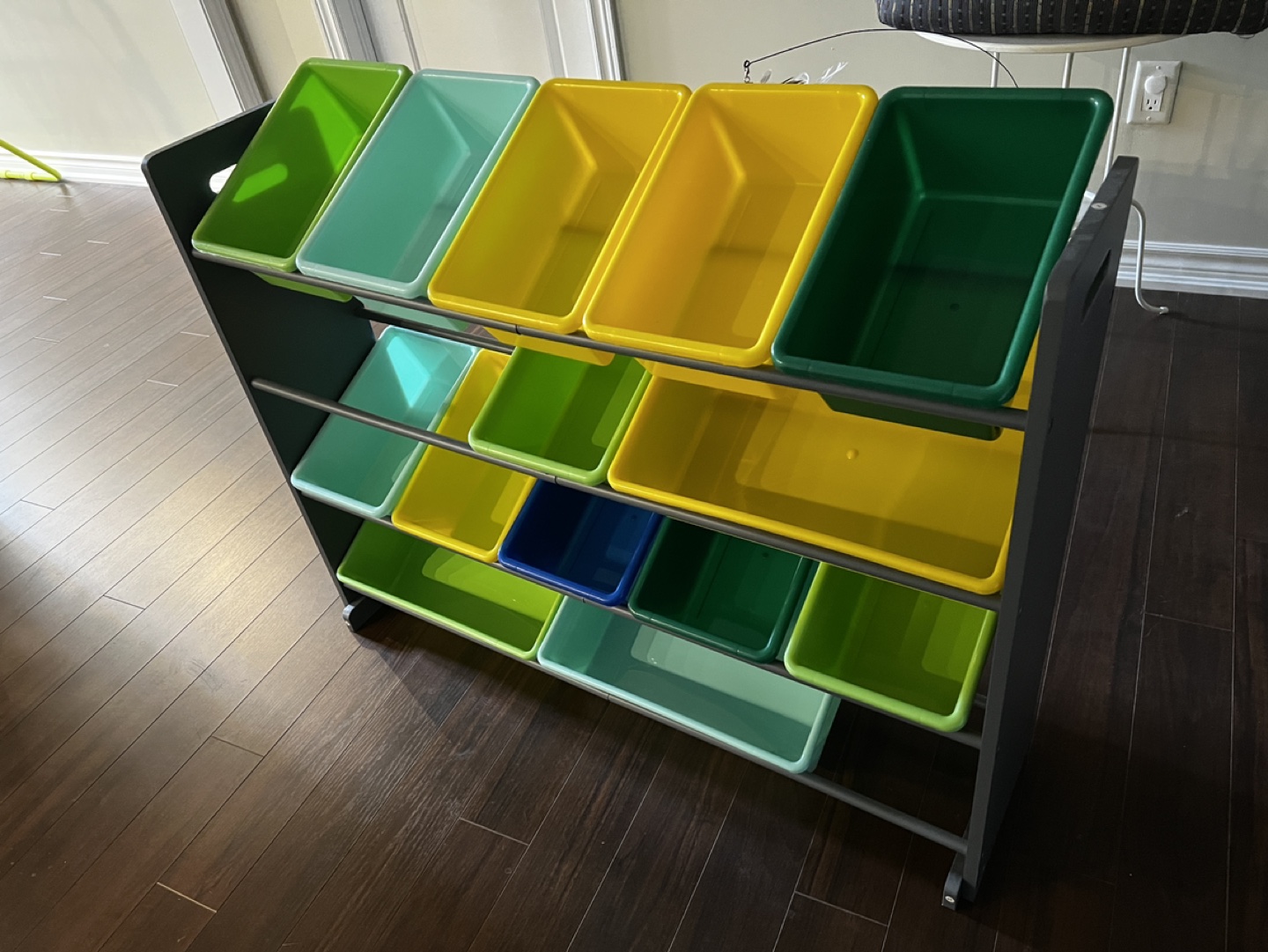 16 bin toy organizer