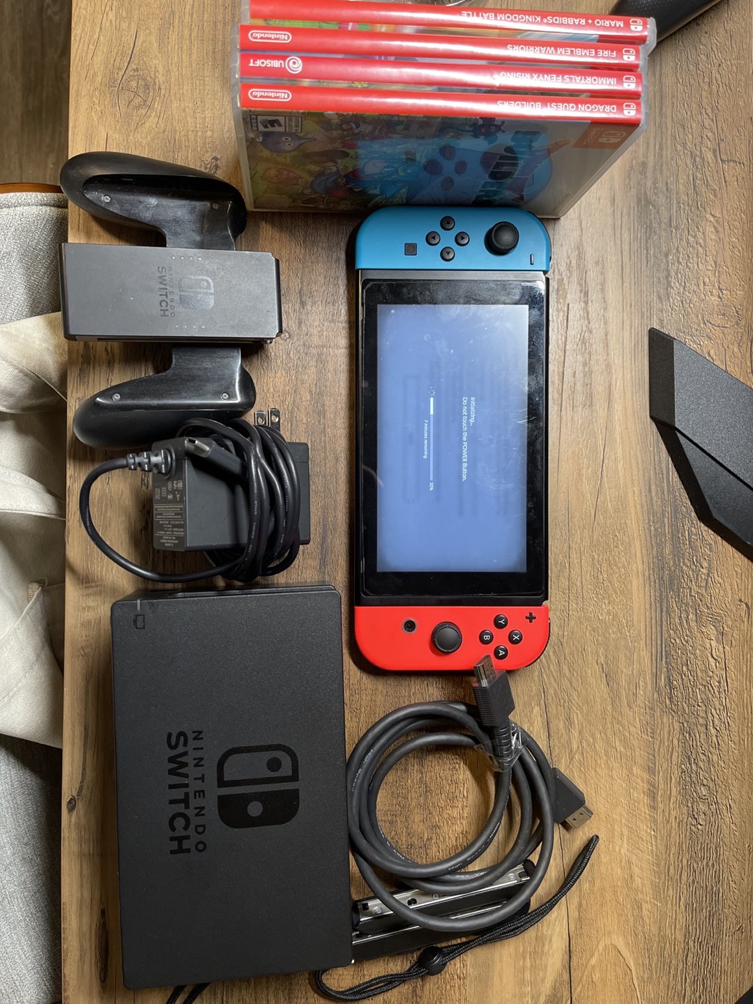 Nintendo Switch + all accessories + 4 free games