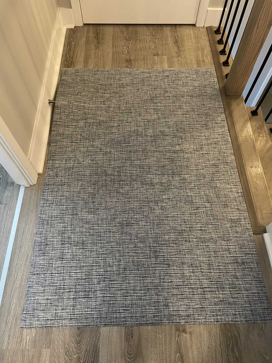 Indoor/outdoor rug (white & navy mixed pattern) thumbnail
