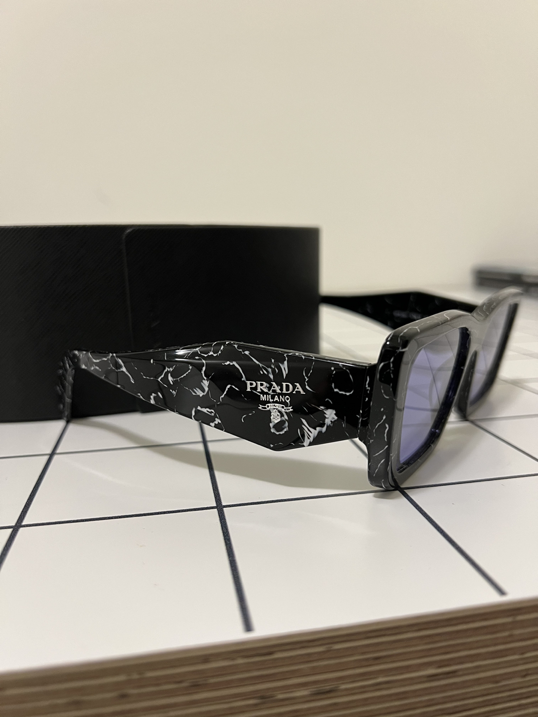Sunglasses Prada thumbnail