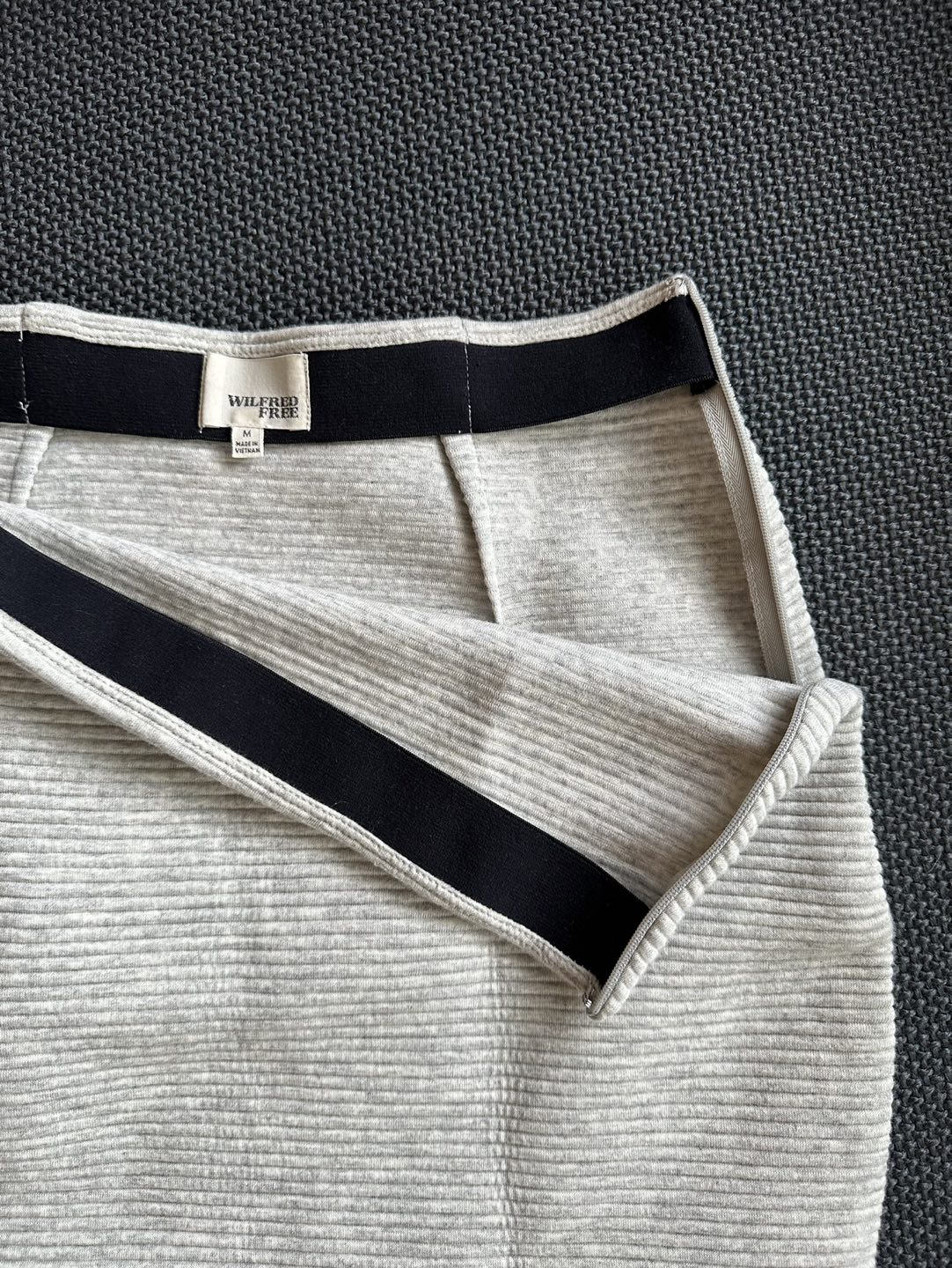 Aritzia Brand New Wilfred Pencil Skirt - photo 4
