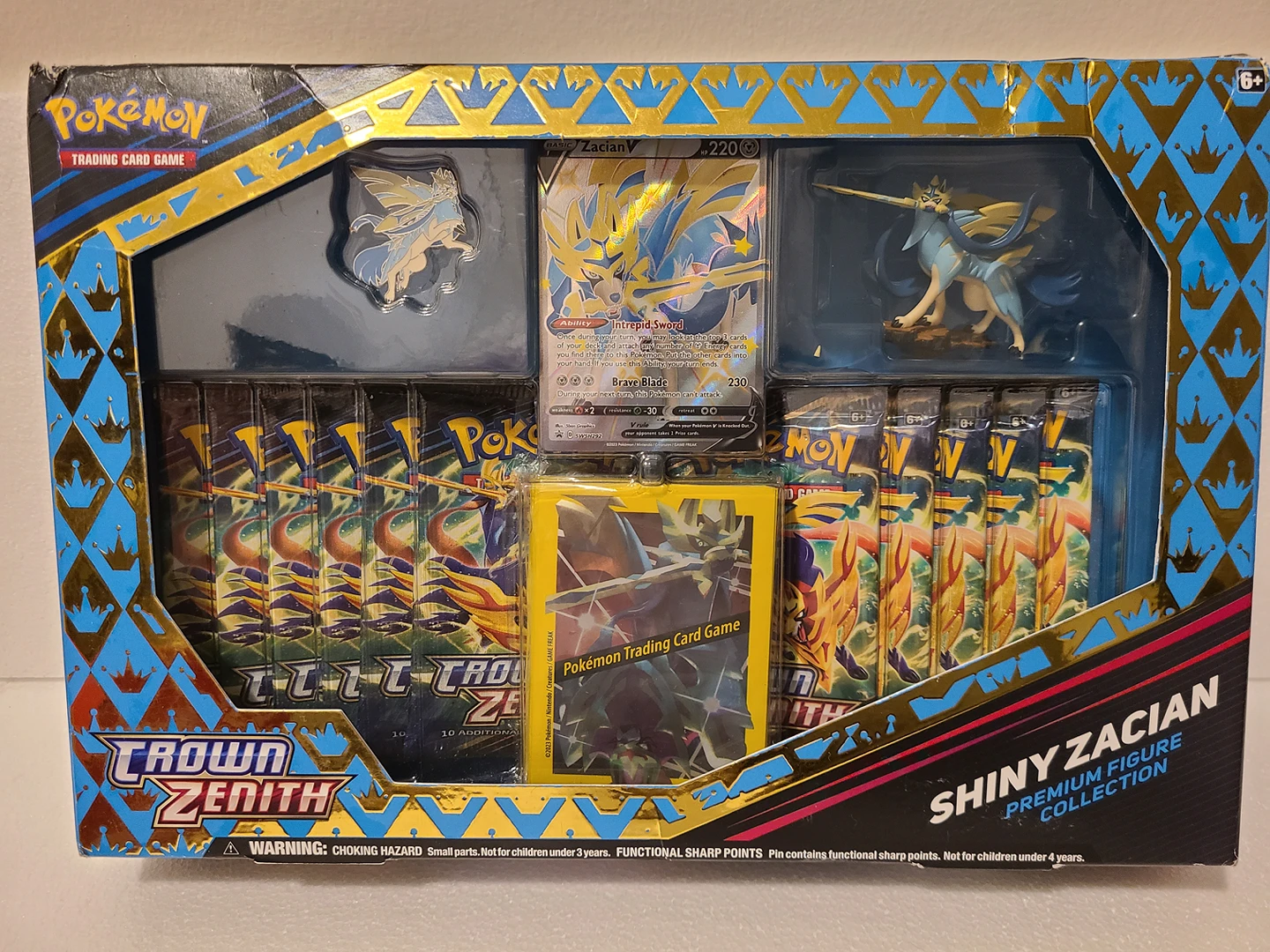 Shiny Zacian Premium Figure Collection box Pokémon card