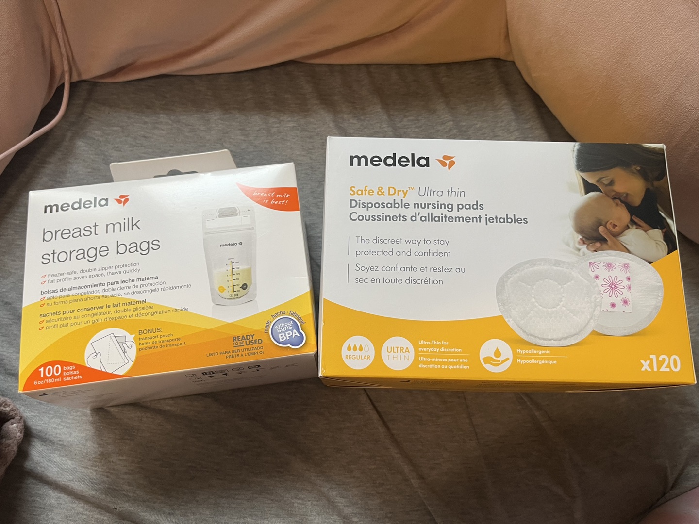 Medela Breast Milk Storage Bags & Nursing Pads.