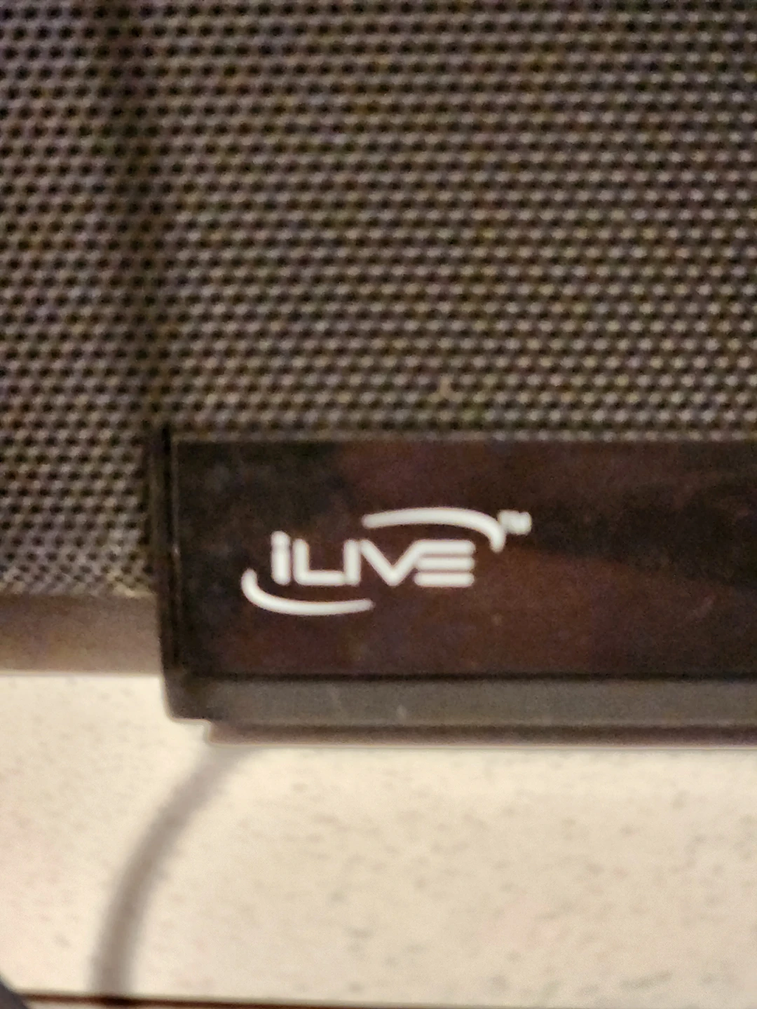 I live am/fm ipod radio $50 image indicator(4)